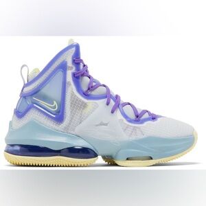 Nike - Unisex 2022 LeBron 19 GS 'Easter' High Top Sneaker - Sz 4 Y- Multi Color